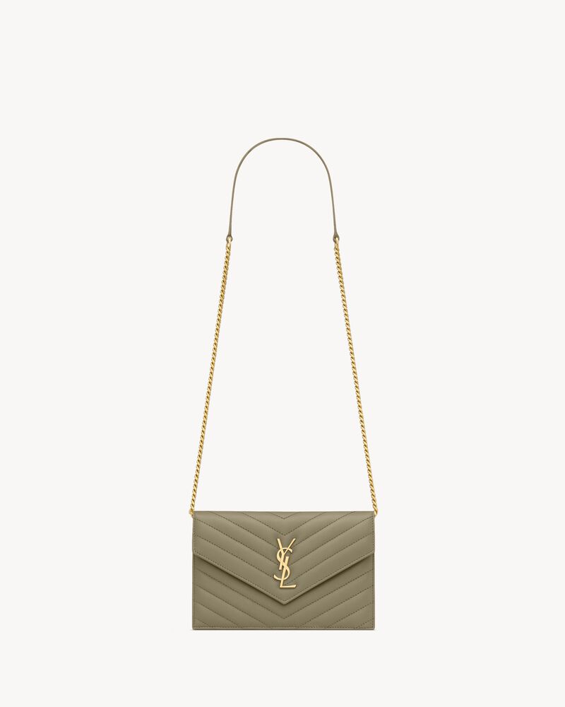 CASSANDRE ENVELOPE CHAIN WALLET EN CUIR D'AGNEAU