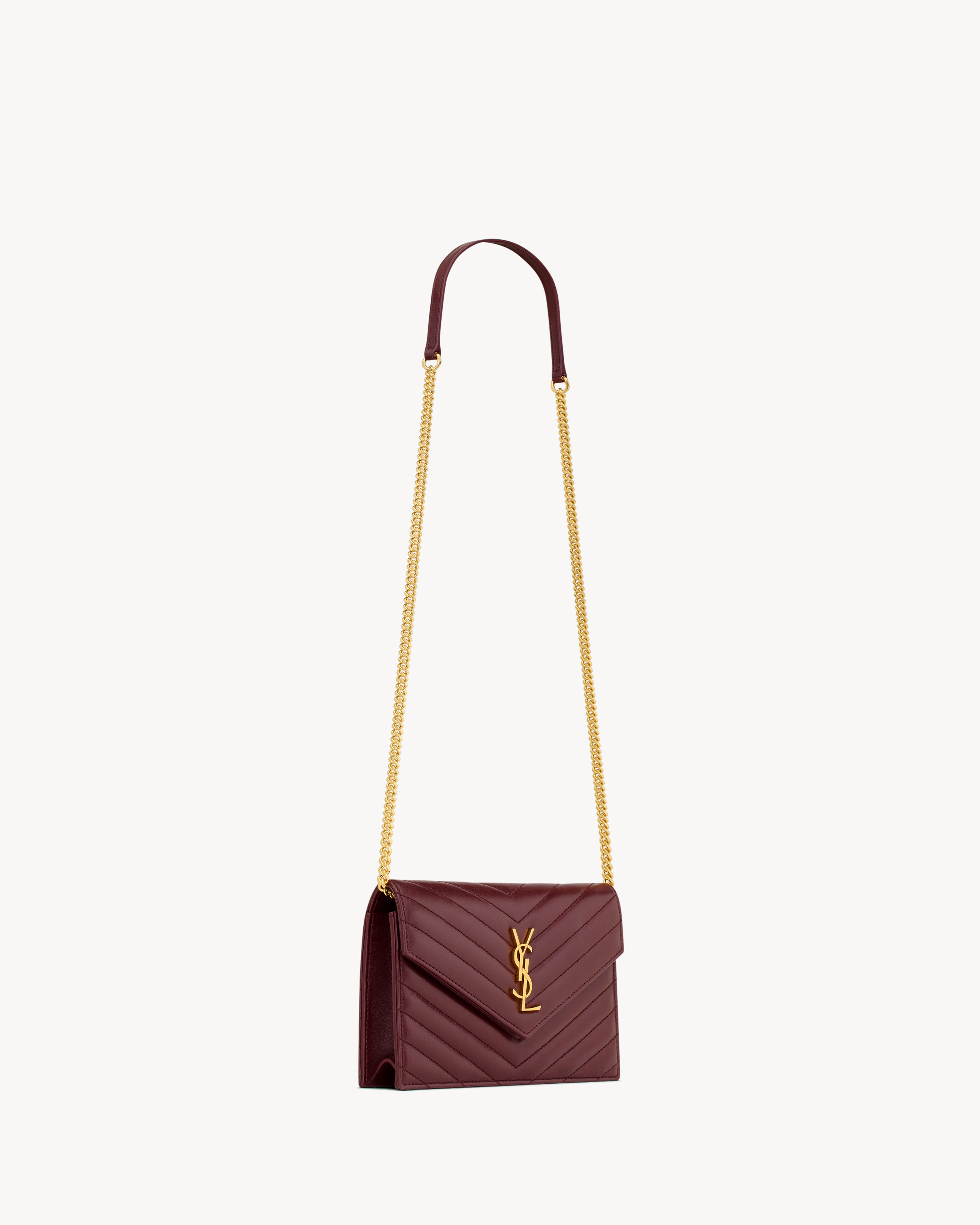 CASSANDRE ENVELOPE CHAIN WALLET EN CUIR D'AGNEAU