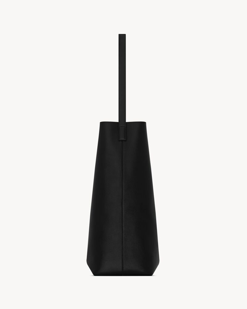 BOLD hobo bag in smooth leather