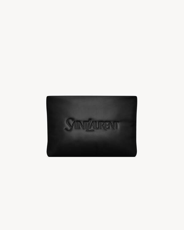 Bolsa pouch pequena estilo puffer SAINT LAURENT em couro de cordeiro