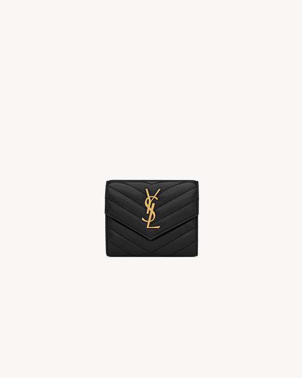 モノグラム コンパクト スリーフォールド ウォレット（ブラック／テクスチャードキルティングレザー） | Saint Laurent