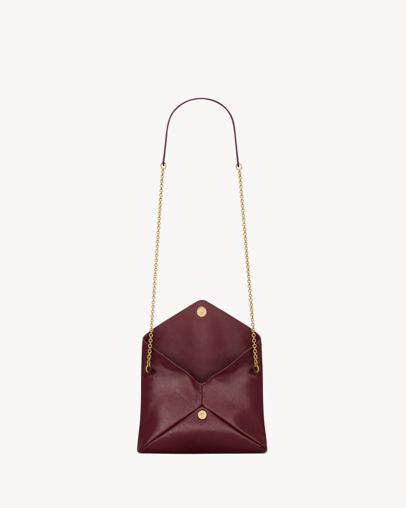 Cassandre pochette à chaine en cuir brillant
