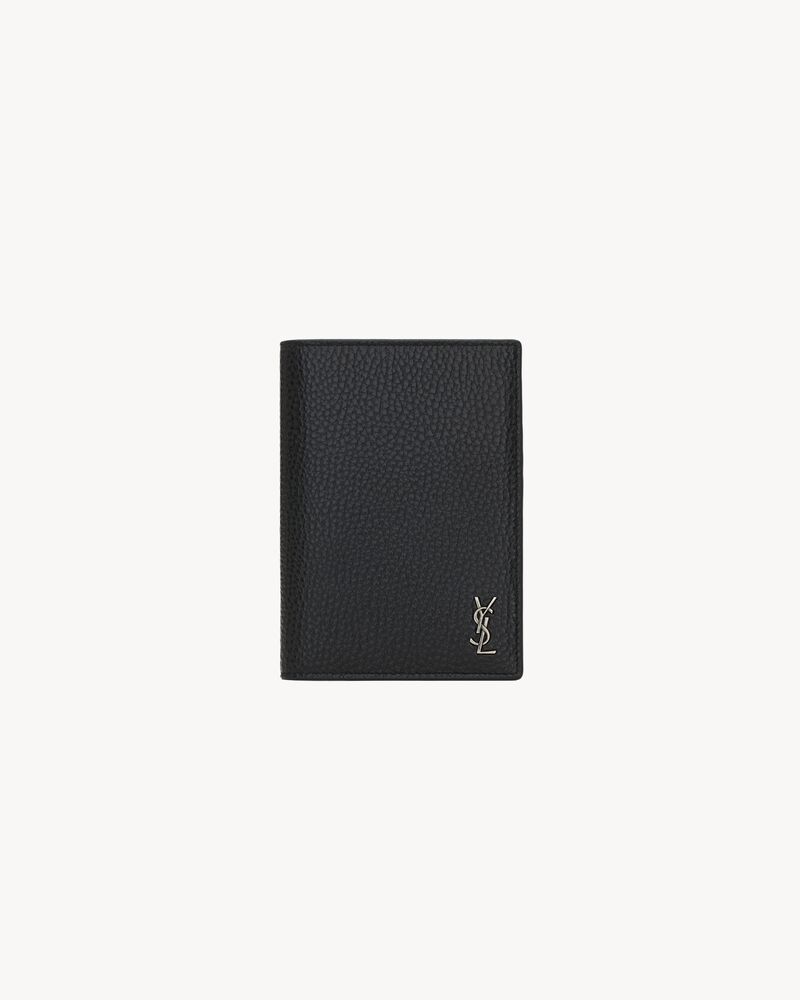 TINY CASSANDRE passport case in grained leather