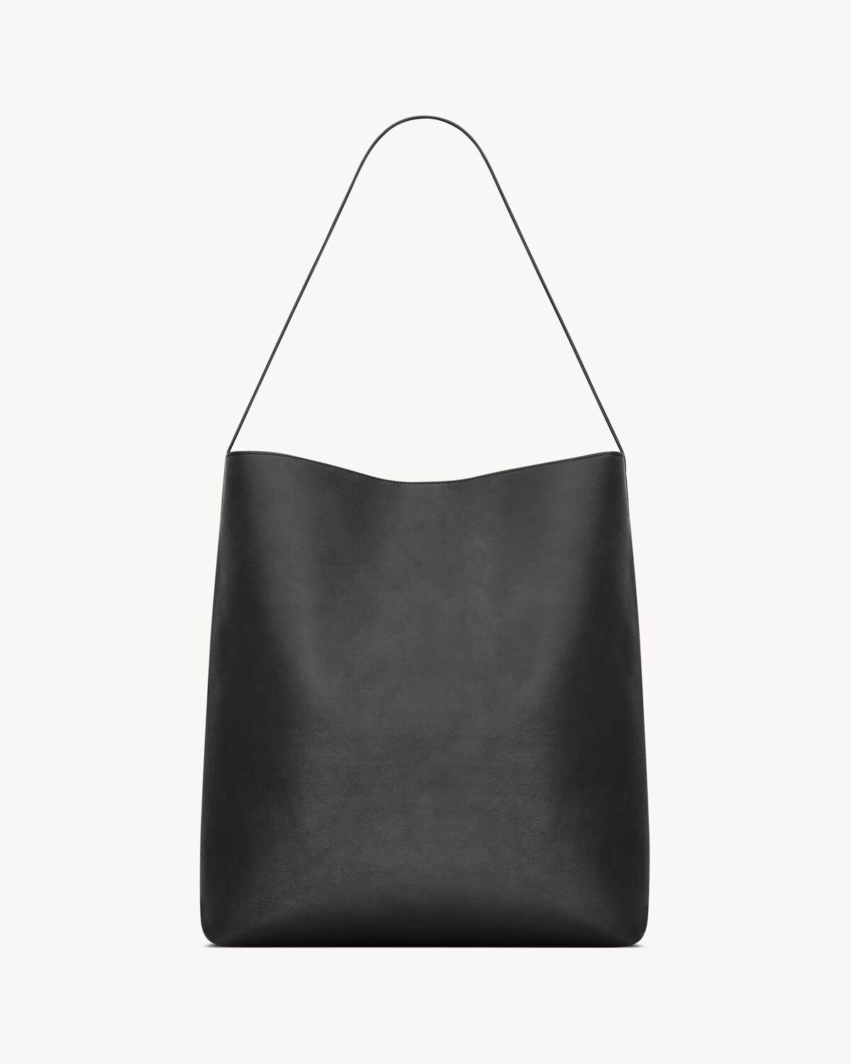 bold hobo bag in leather