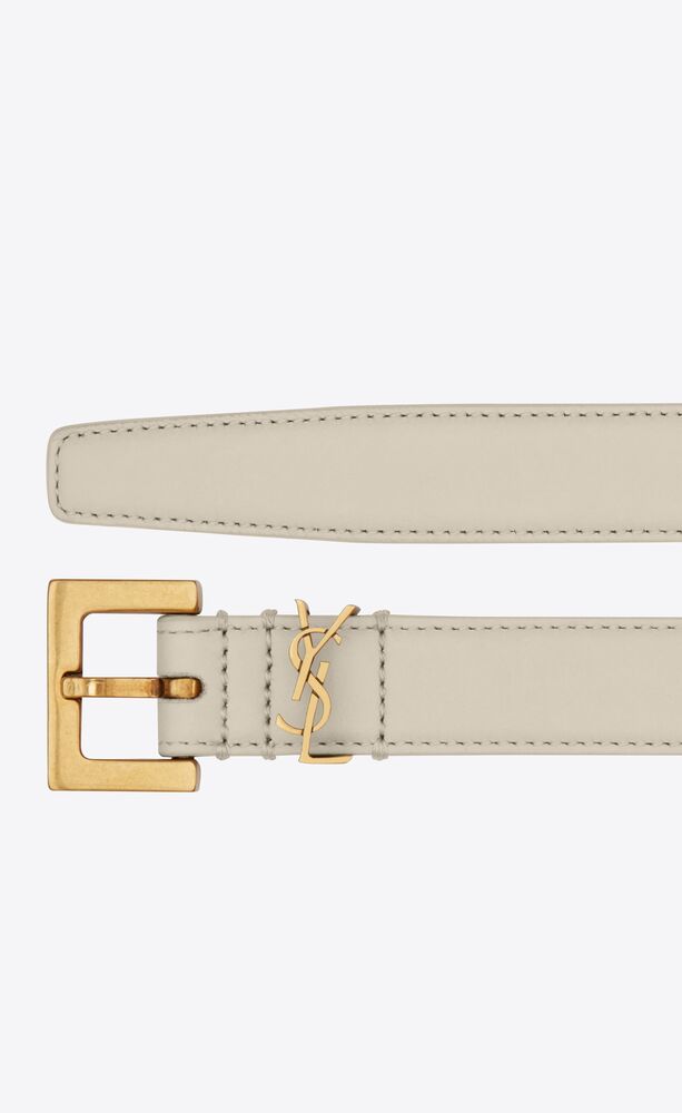 fine ceinture monogramme à boucle carrée en cuir laqué | Saint Laurent | YSL.com