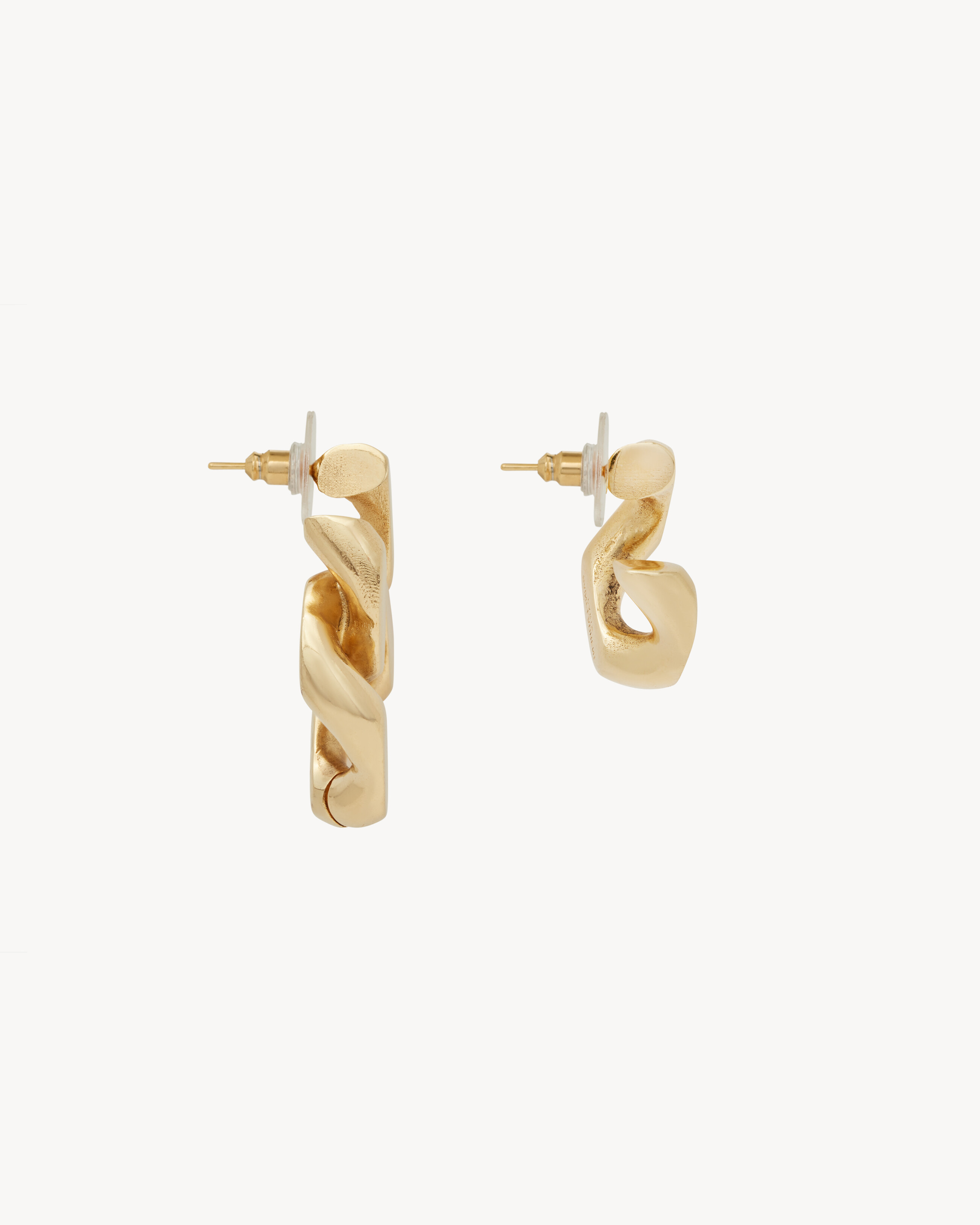 Asymmetrical curb chain earrings in metal