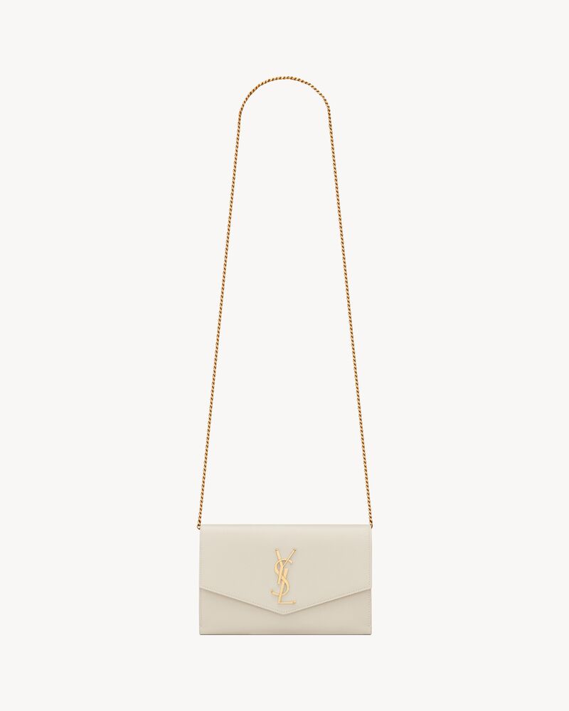 UPTOWN CHAIN WALLET EN CUIR GRAIN DE POUDRE