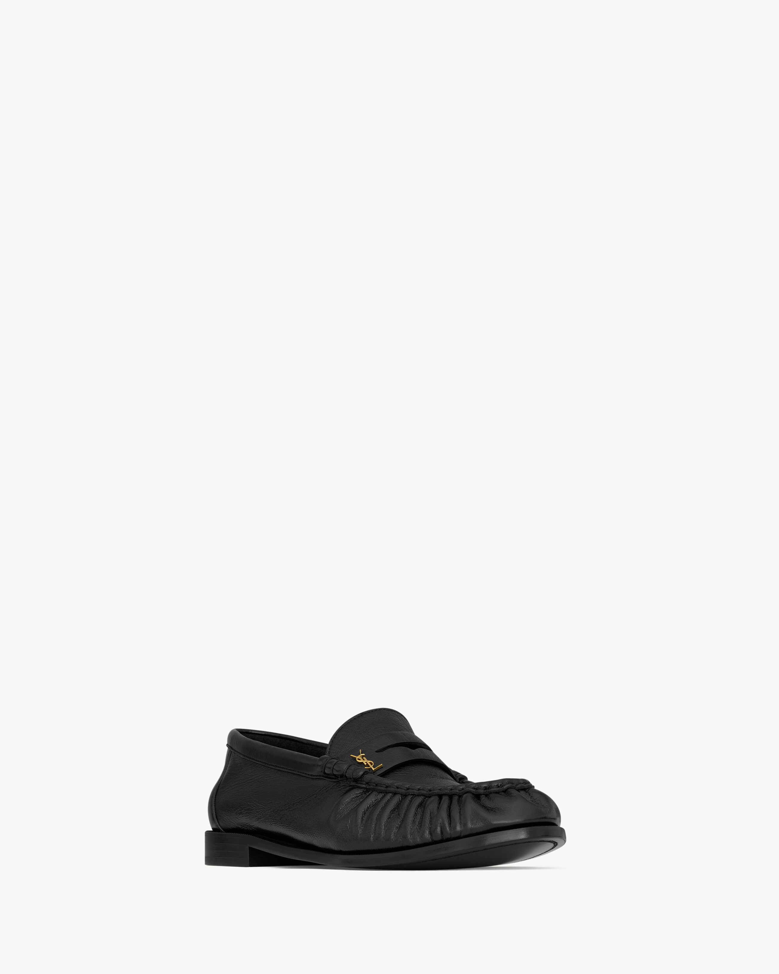 LE LOAFER supple in shiny leather