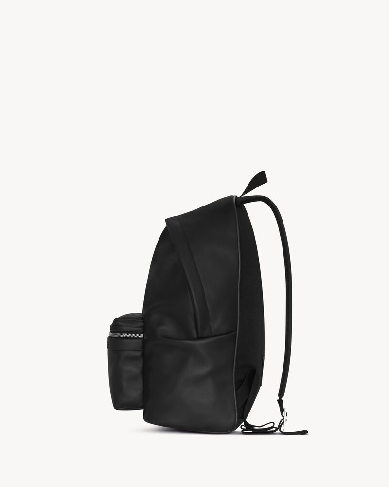 city rucksack aus schwarzem, matten leder