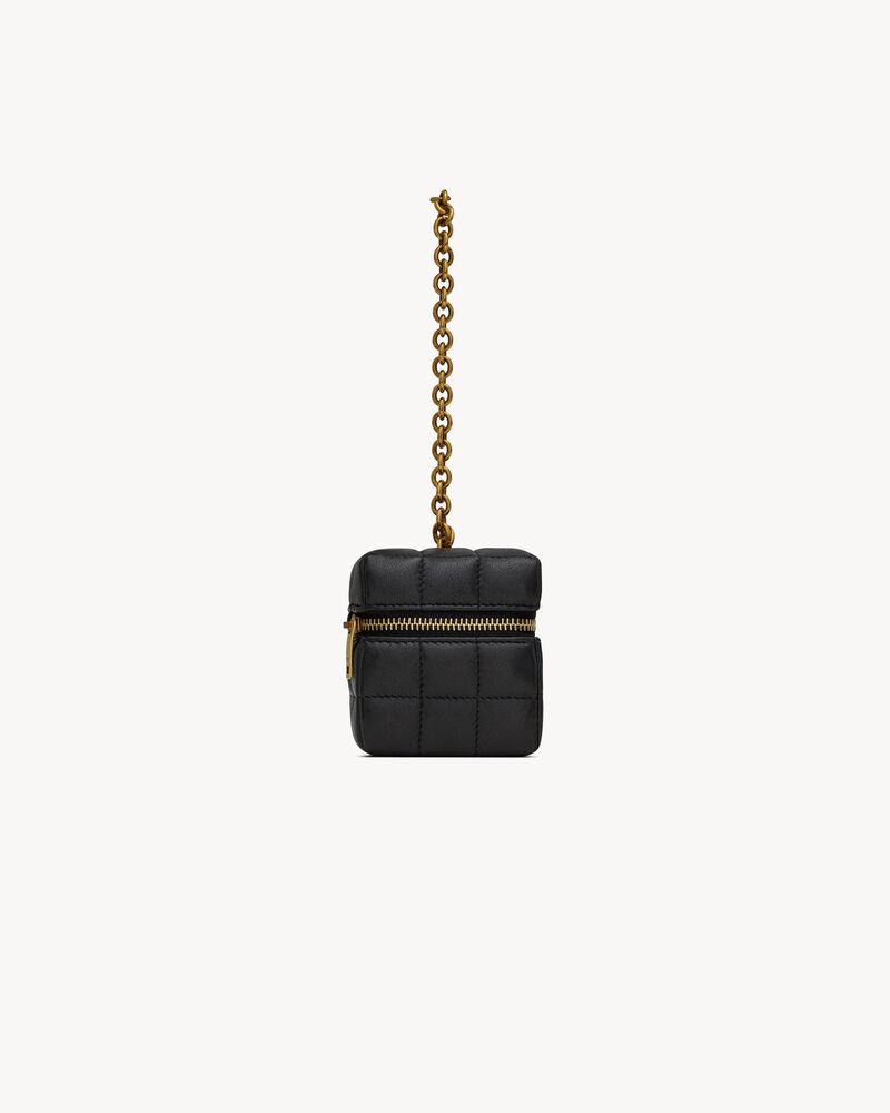 CASSANDRE MATELASSÉ CARRÉ Mini-Cube mit Kette aus Lammleder