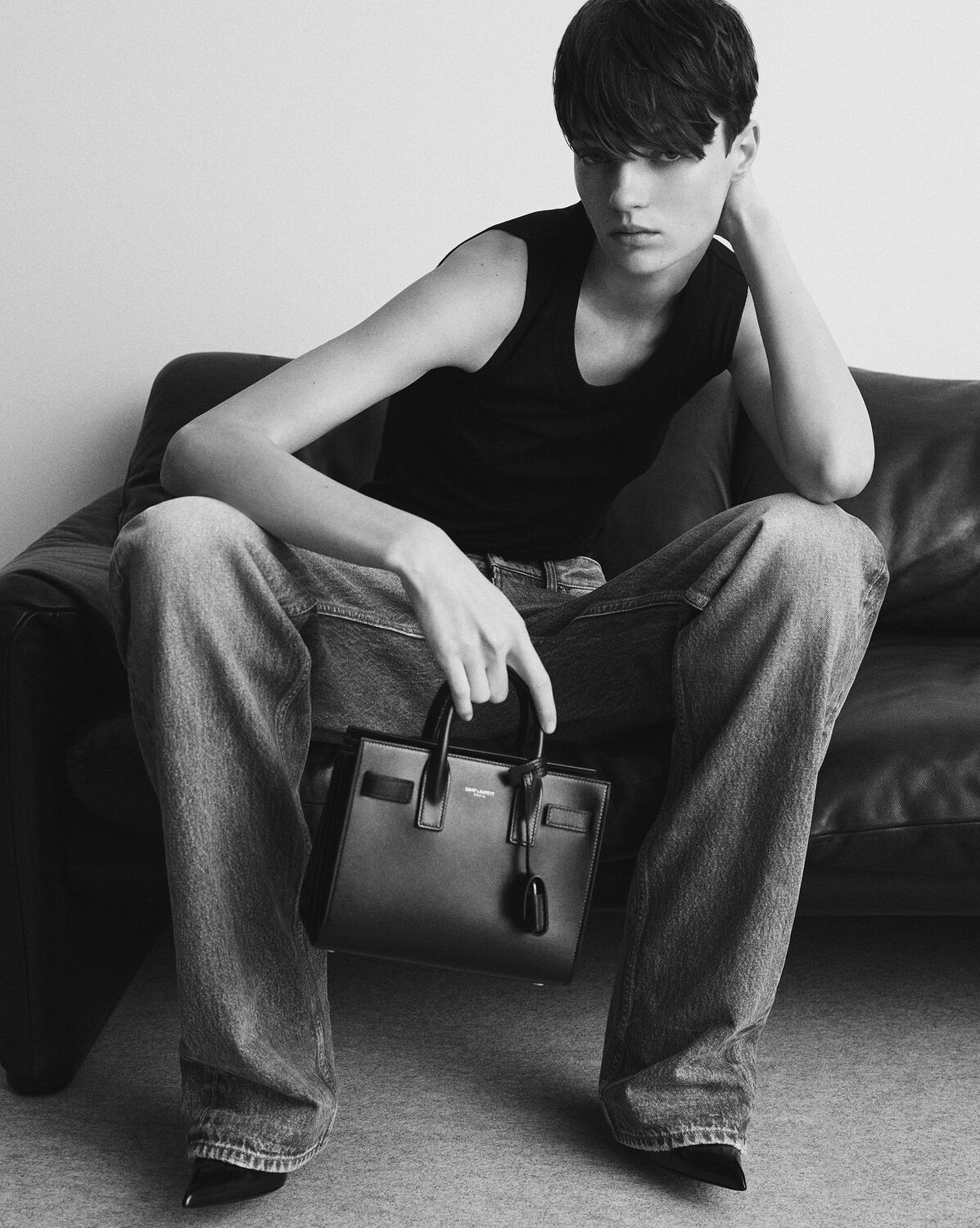 생로랑 페이턴트 가죽 삭 드 주르 나노 토트백 398711AAD9W2175