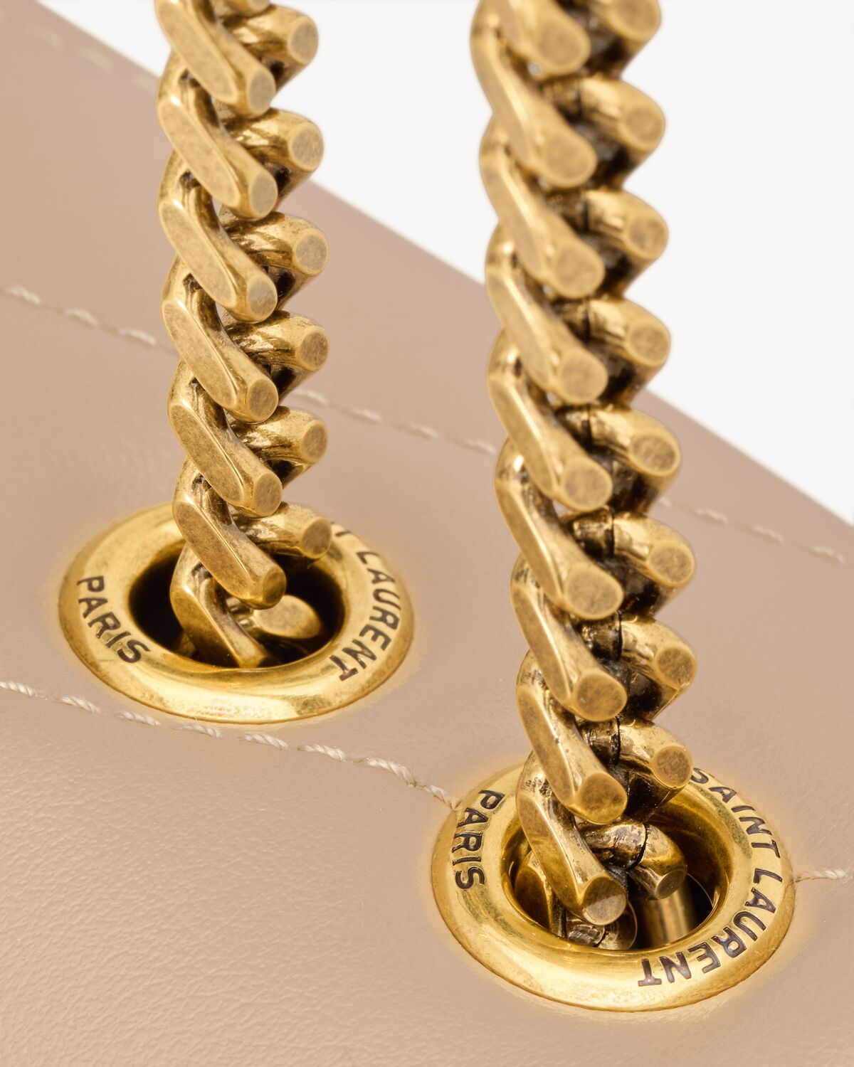 생로랑 퀼티드 가죽 소재의 LOULOU 미디엄 숄더백 574946DV7272721