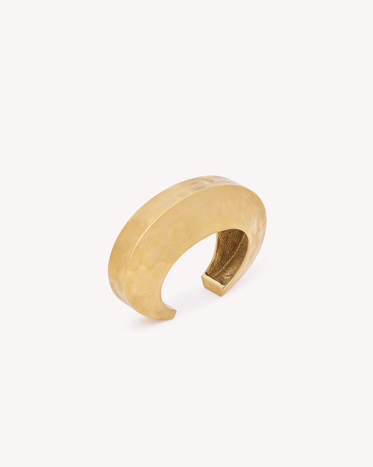 plateau dome cuff in metal