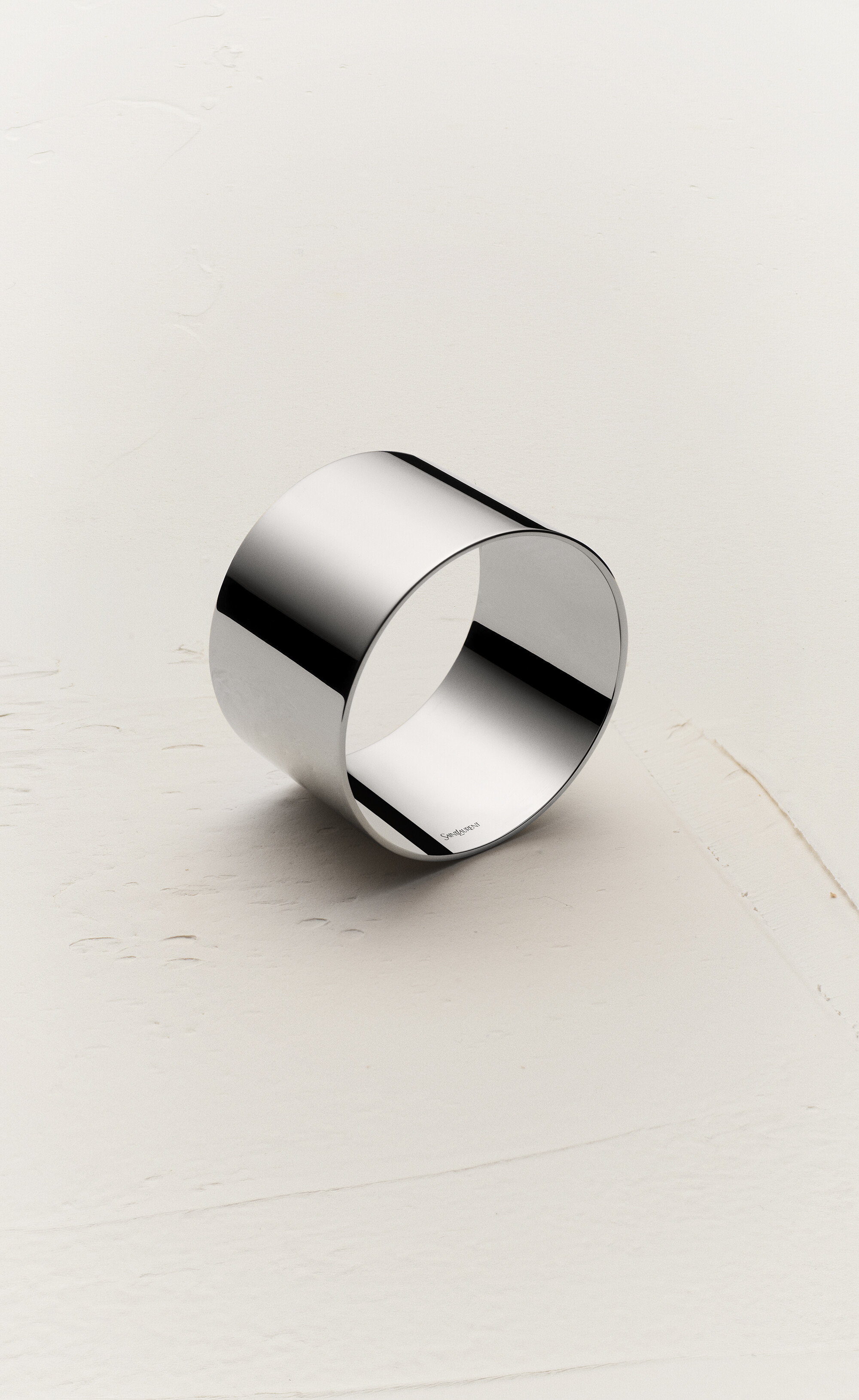 Large cuff in 18K grey gold