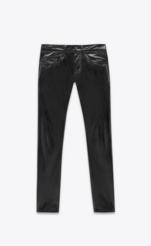 eng anliegende jeans aus schwarzem denim mit lackeffekt