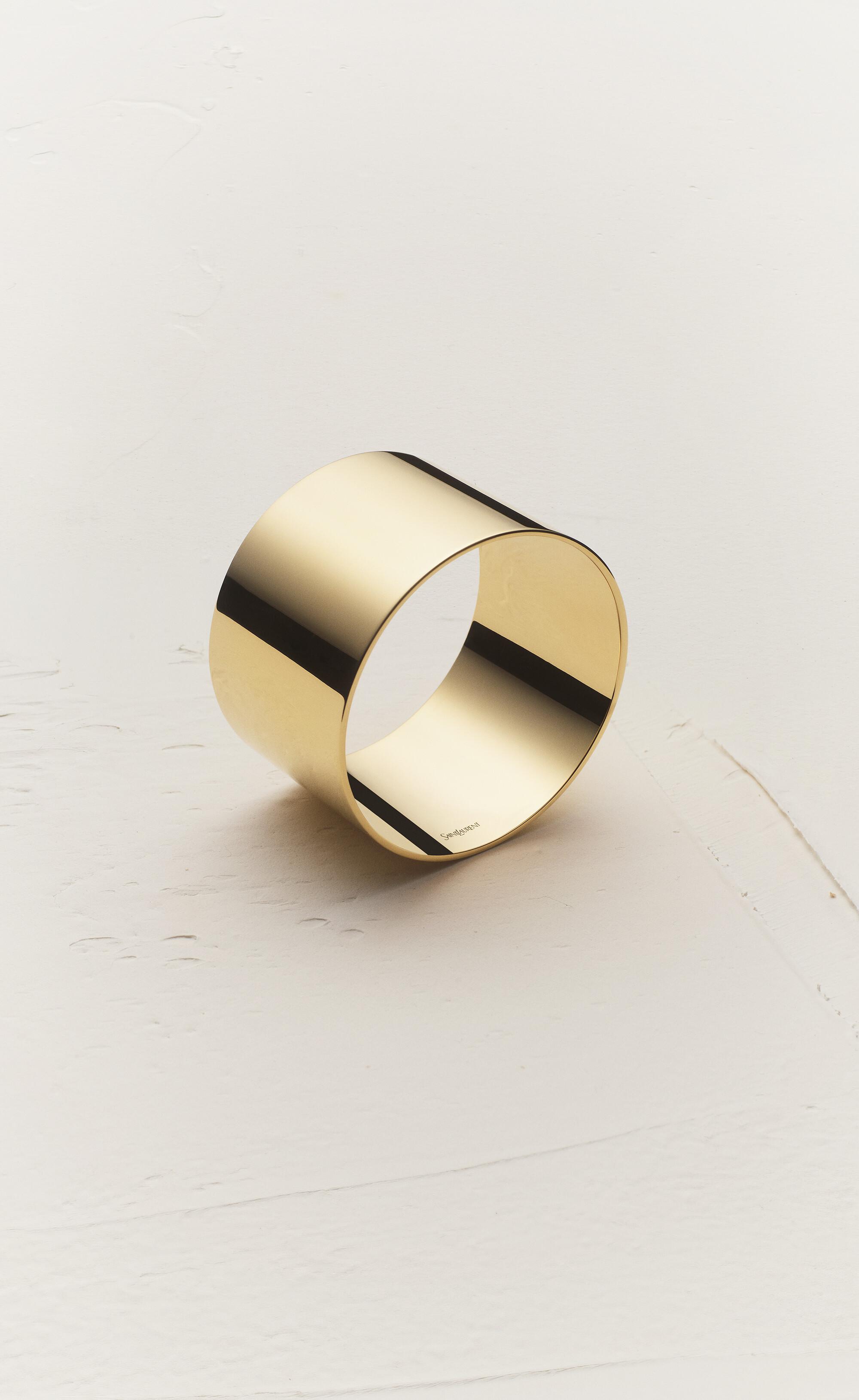 Large cuff in 18K yellow gold