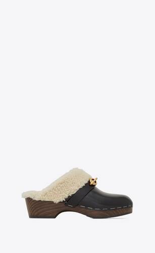 le maillon clogs in smooth leather and shearling