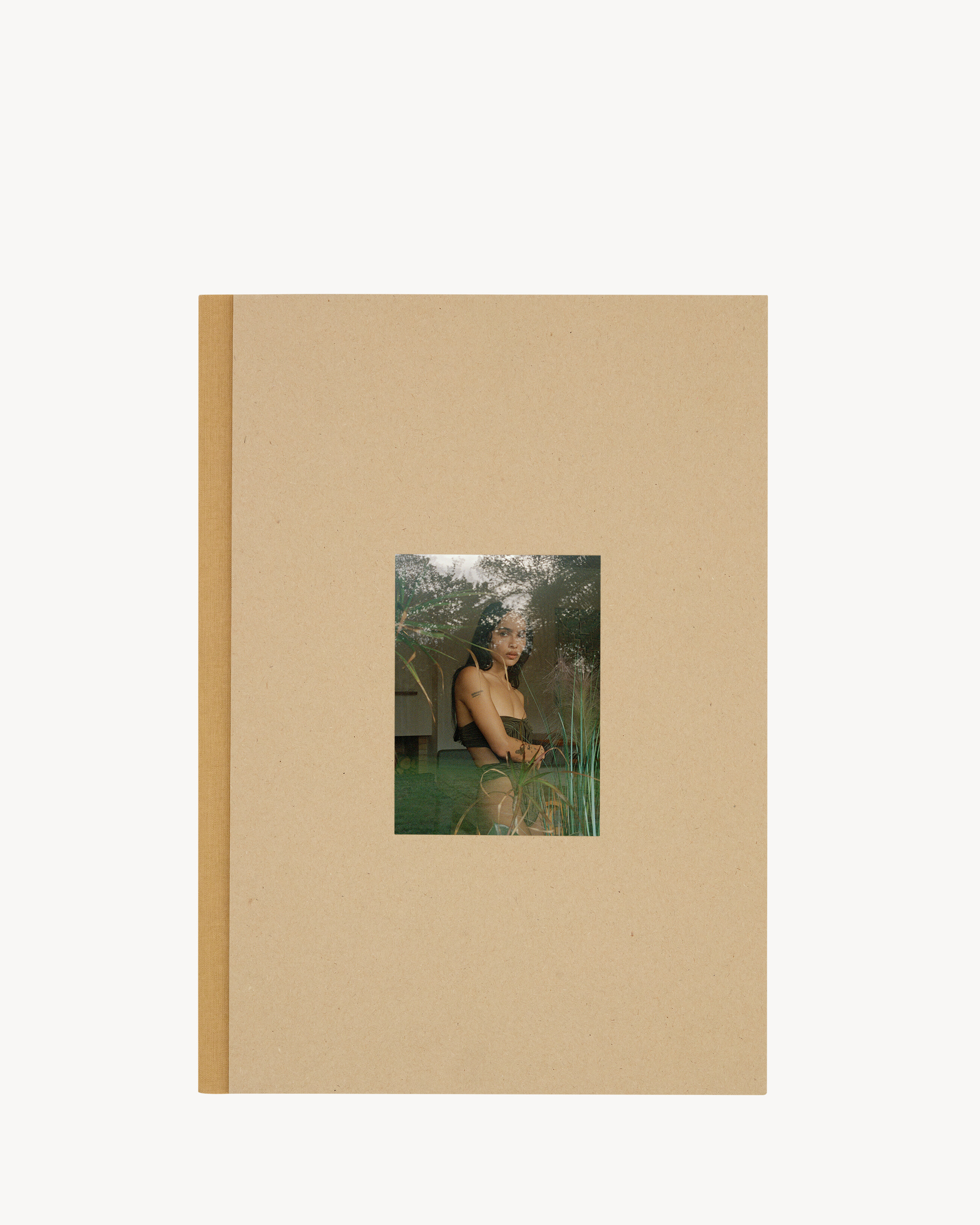 SL EDITIONS: ZOË, PHOTOGRAPHED BY PURIENNE