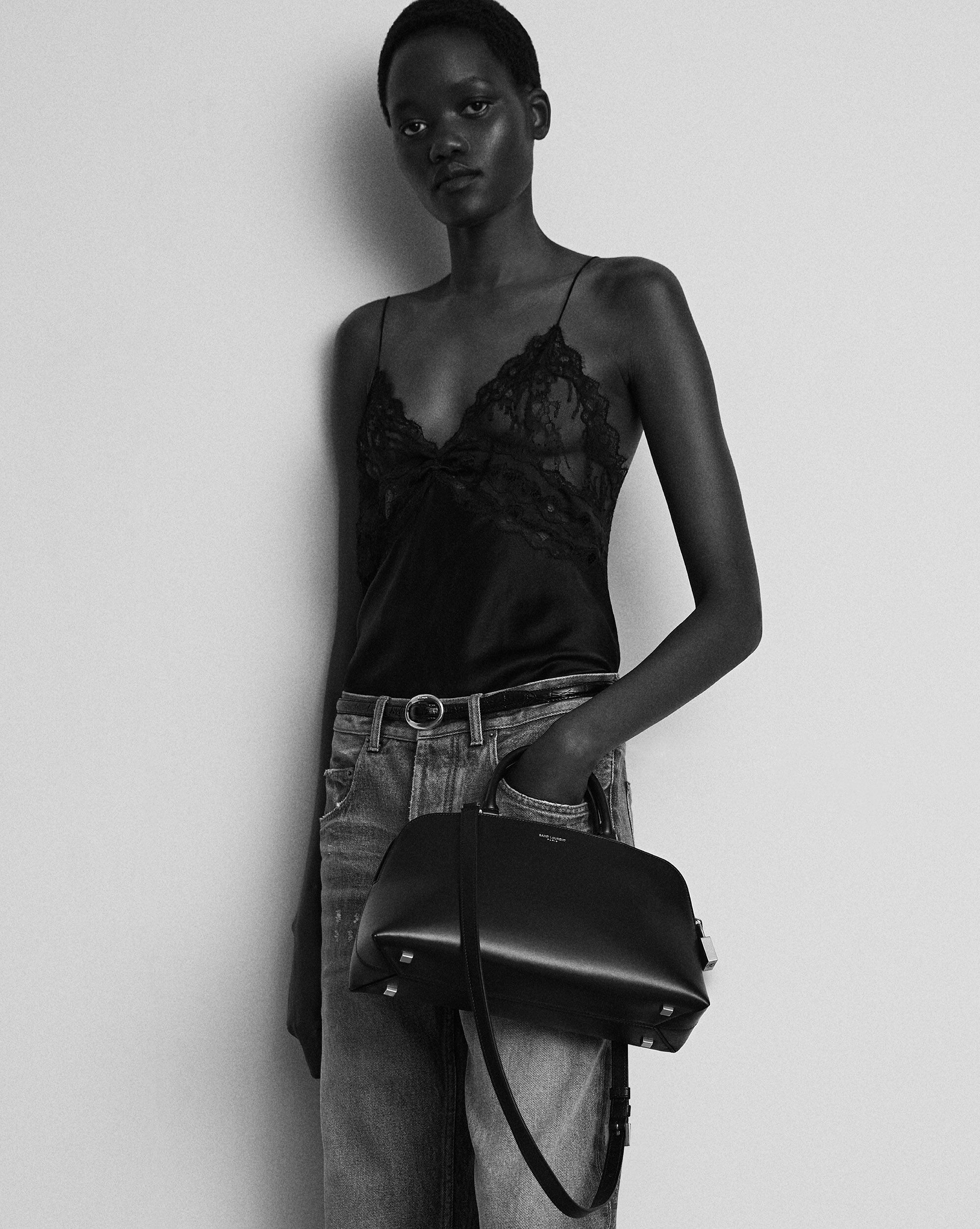 SAC DE JOUR duffle in leather - small