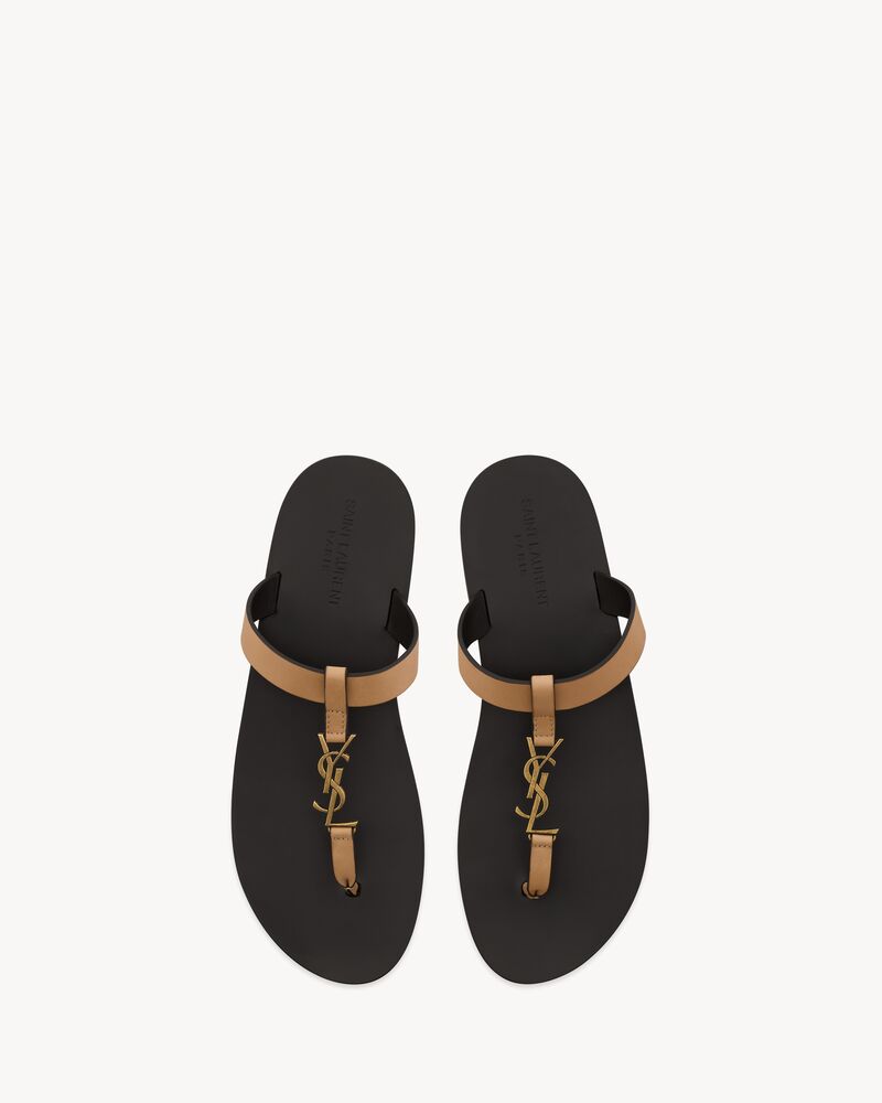 CASSANDRE slides in smooth leather