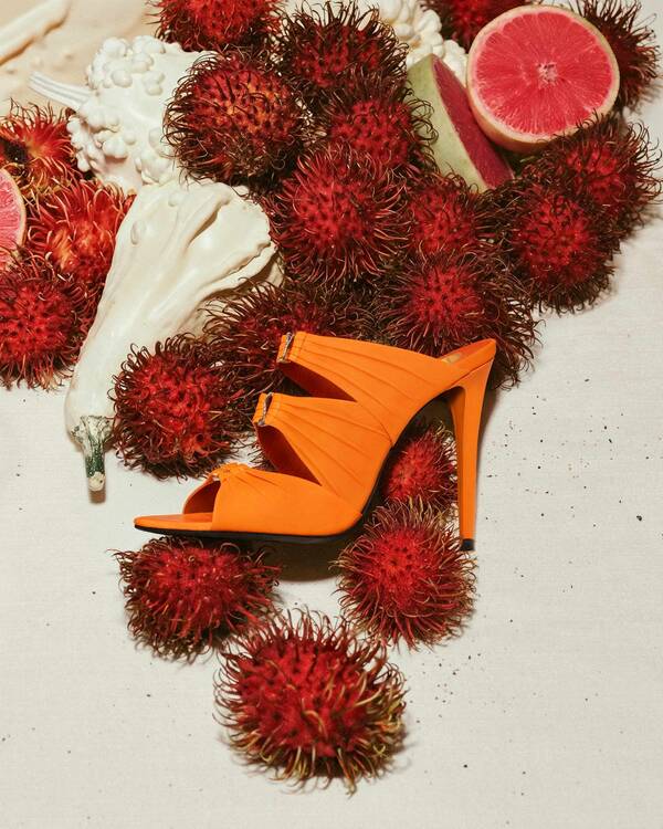 GIFTS SHOP END OF YEAR WAVE 2 > Double 3 MULES > Visual 1