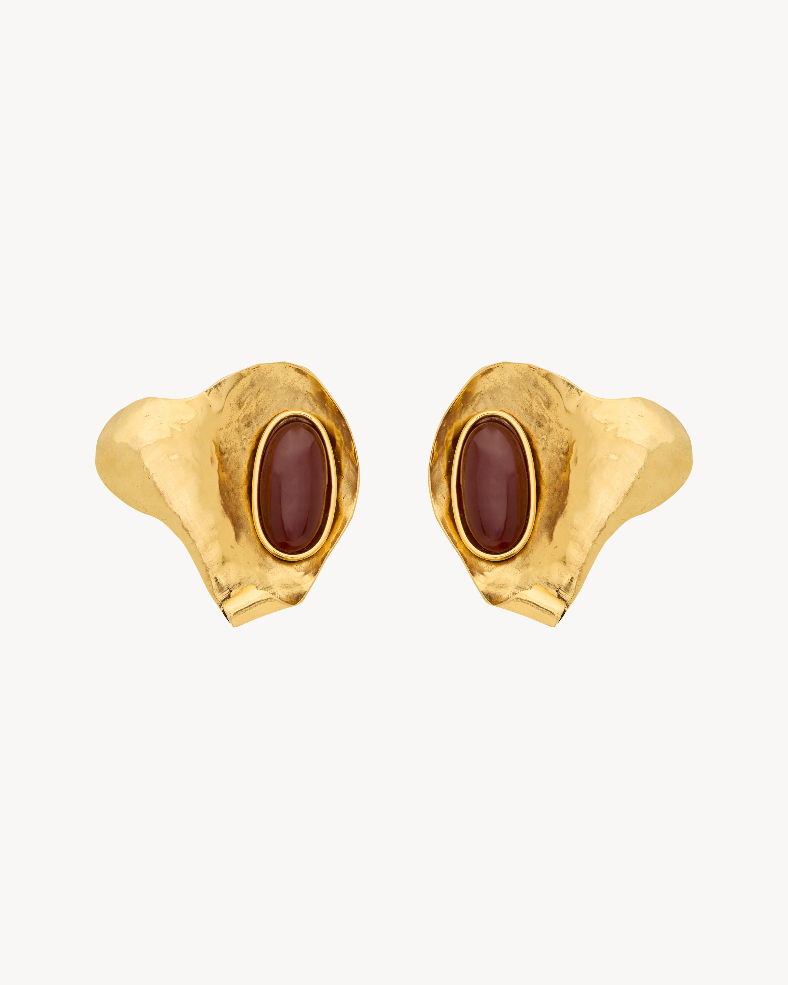 Pendientes en forma de pétalo de resina y metal