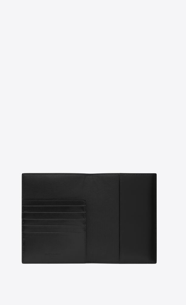 Passport cover in smooth black calfskin – RSVP Paris
