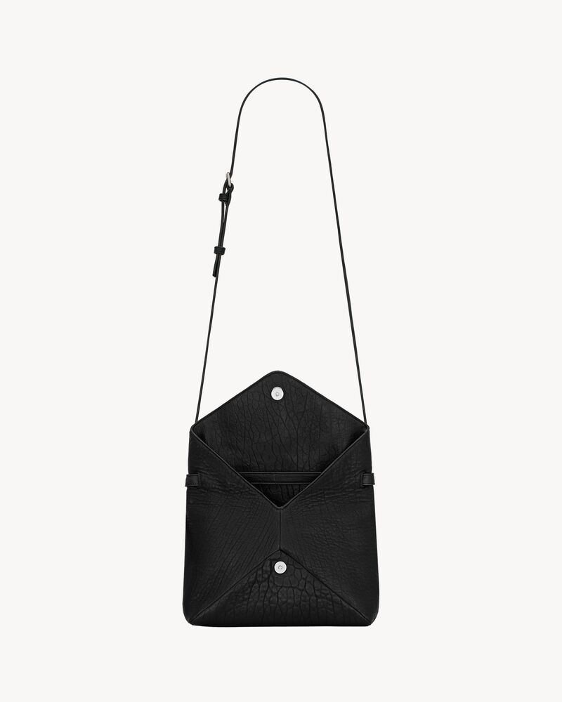 CASSANDRE Envelope-Messenger Bag aus Lammleder