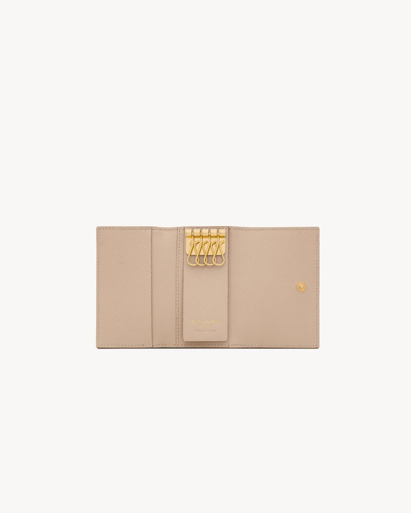 Cassandre matelassé slim key case in grain de poudre leather