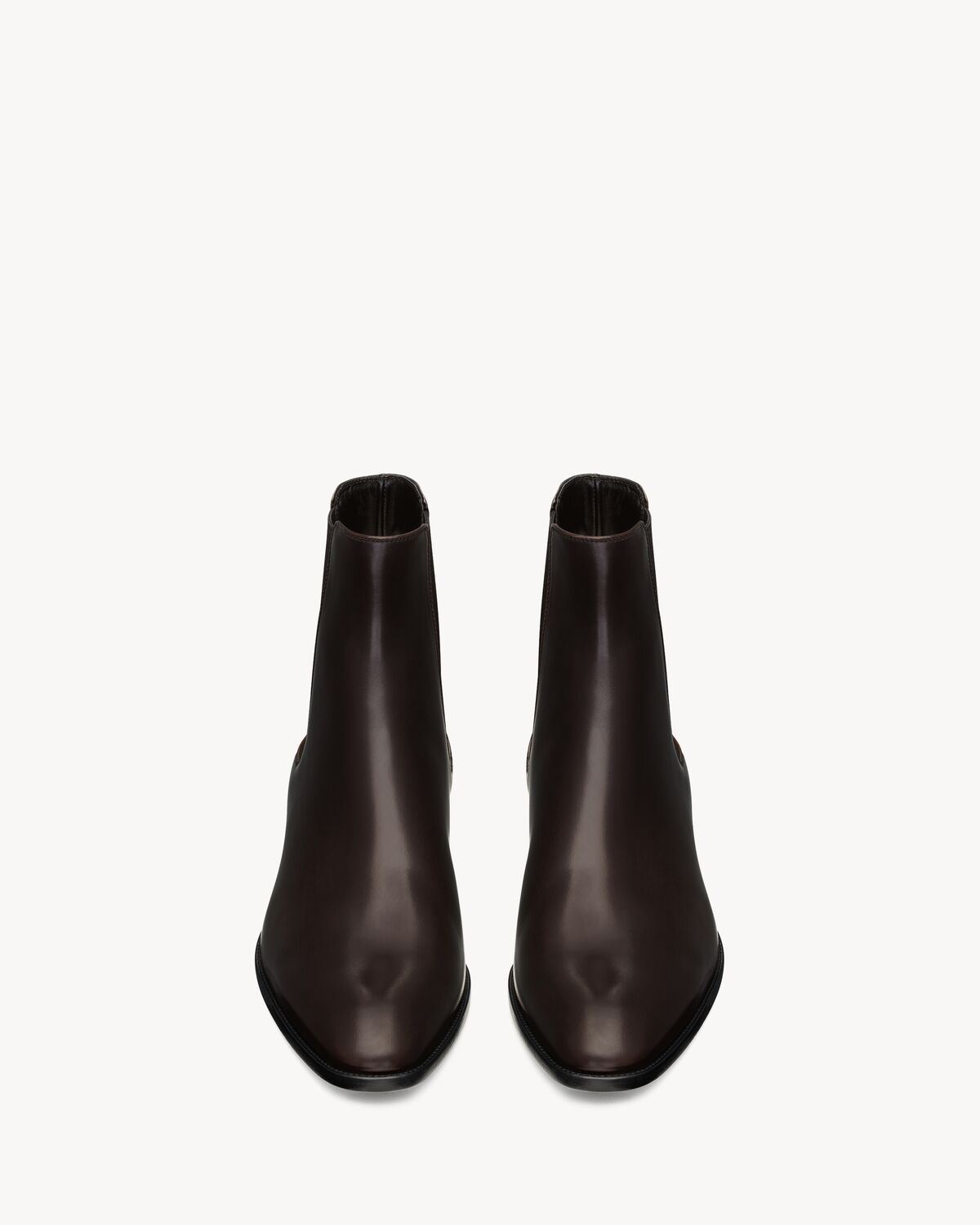 wyatt chelsea boots in smooth leather