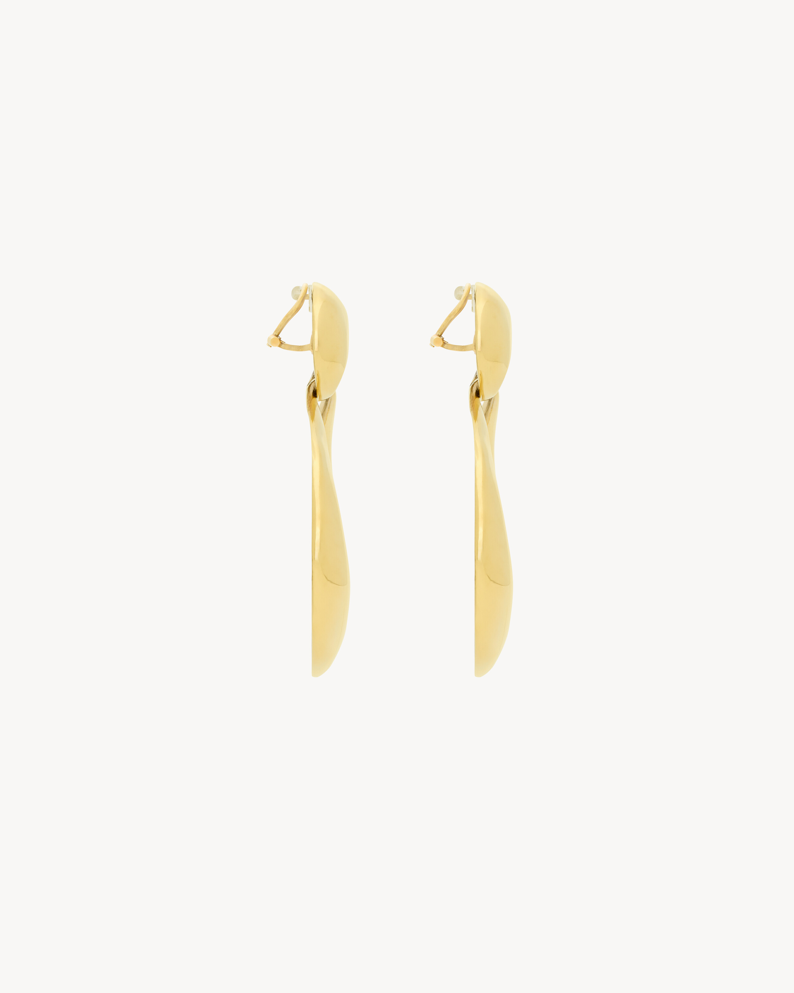 Pendientes en forma de aldaba de metal