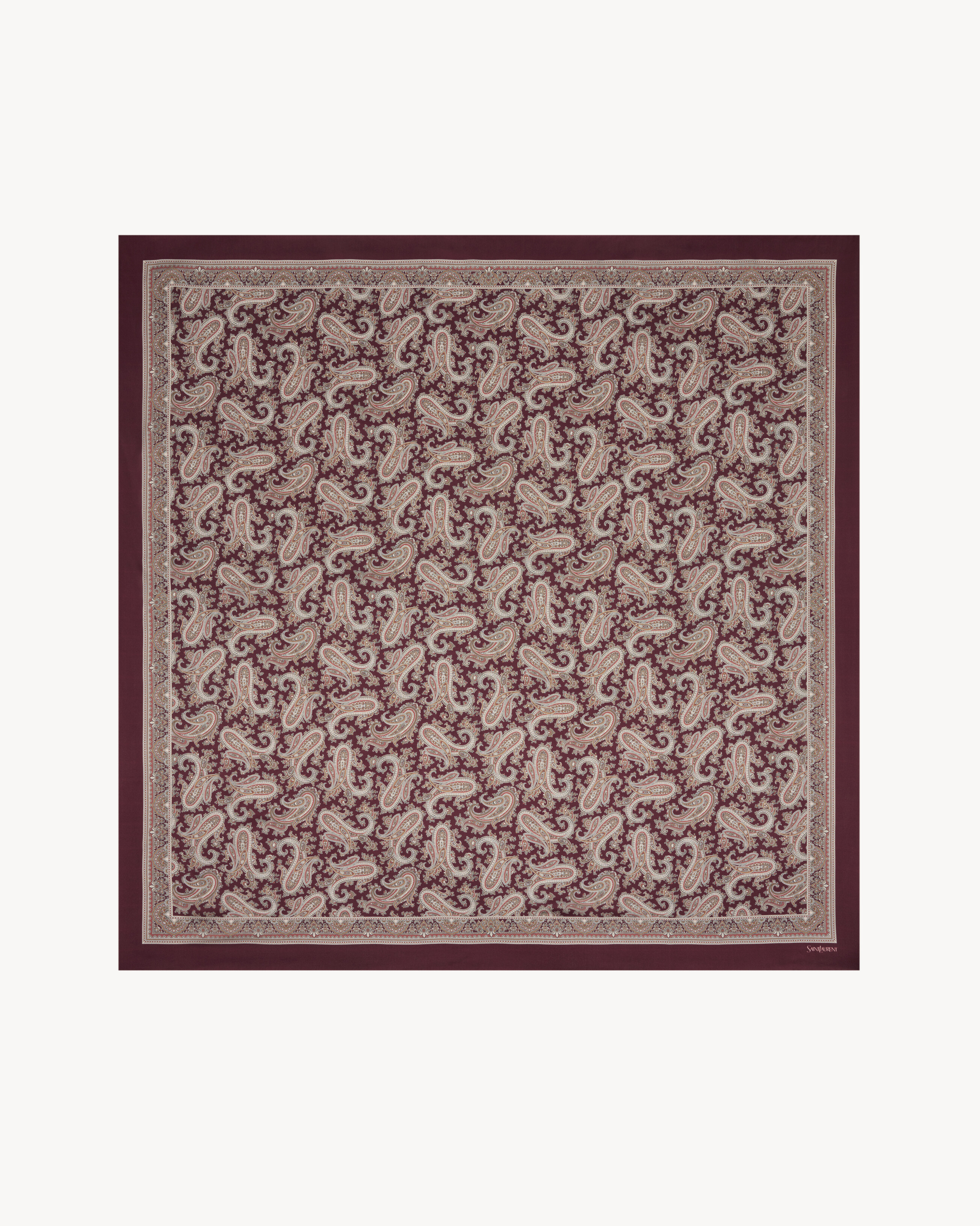 Großer quadratischer Schal aus Seidencharmeuse mit Paisley-Muster