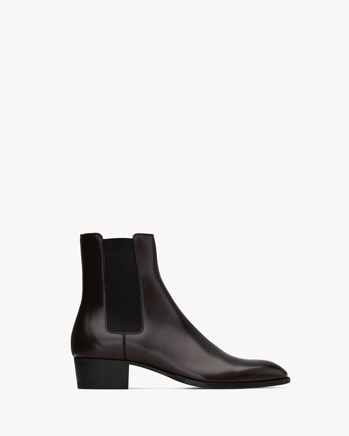 wyatt chelsea boots in smooth leather