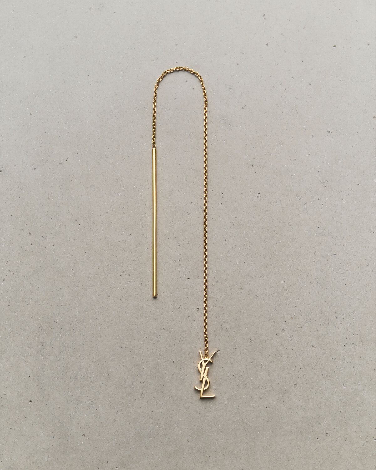 CASSANDRE drop earring in 18K yellow gold