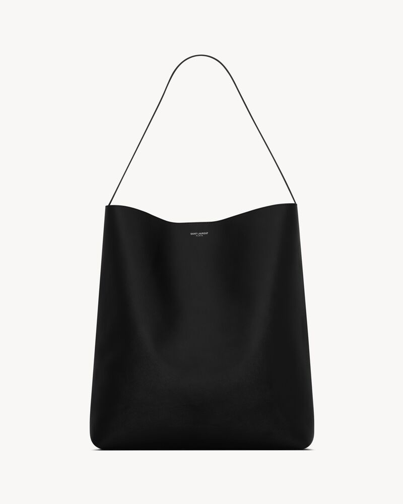 BOLD hobo bag in smooth leather