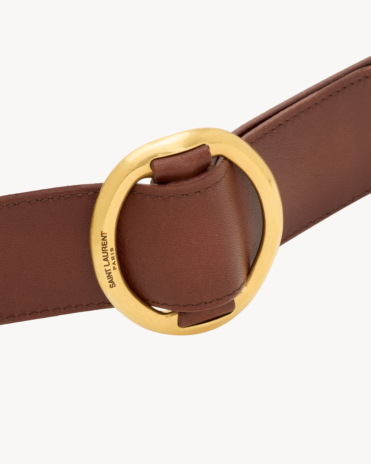 oval buckle belt in leather