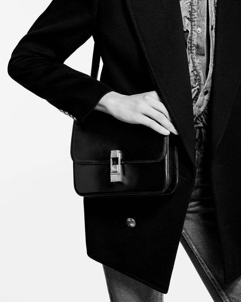 Saint Laurent bolso tipo sobre de Yves Saint-Laurent Negro Cuero