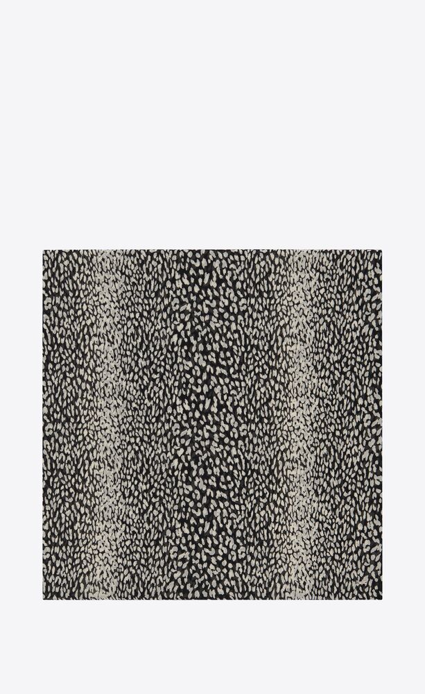 sciarpa quadrata in georgette di seta con mini motivo leopardato