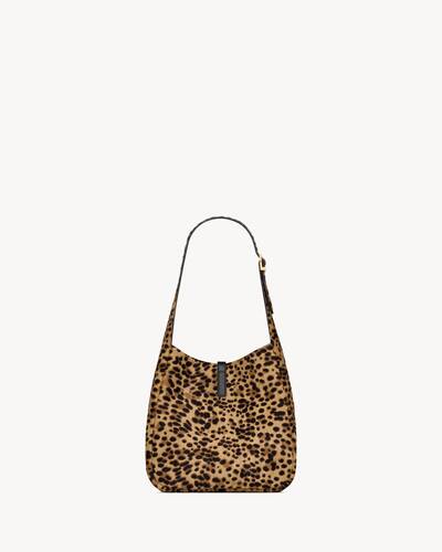 LE 5 À 7 SMALL SUPPLE 23 IN LEOPARD PRINT CALFSKIN