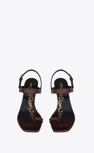 cassandra heeled sandals in smooth leather with gold-tone monogram