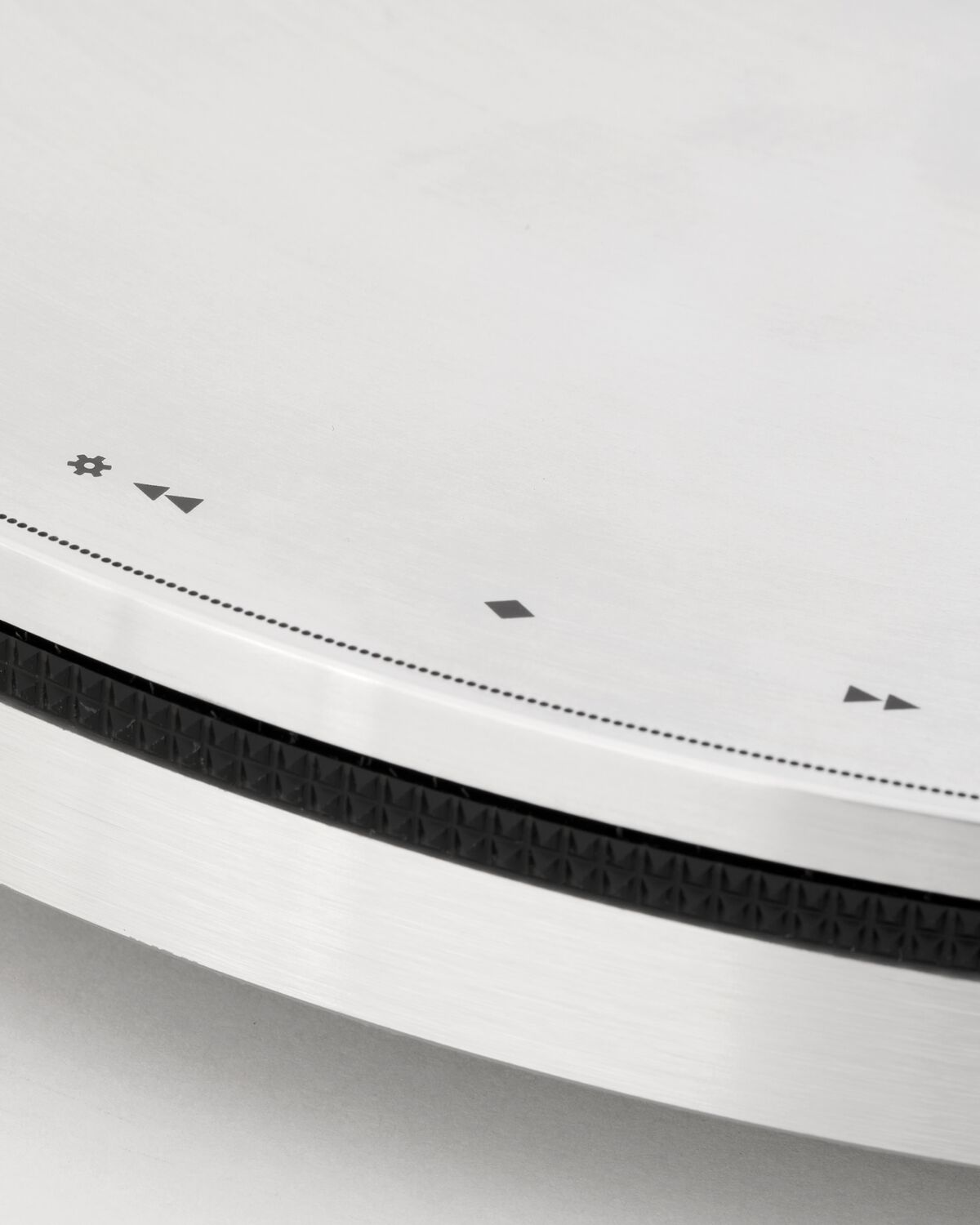 miniot saint laurent wheel turntable