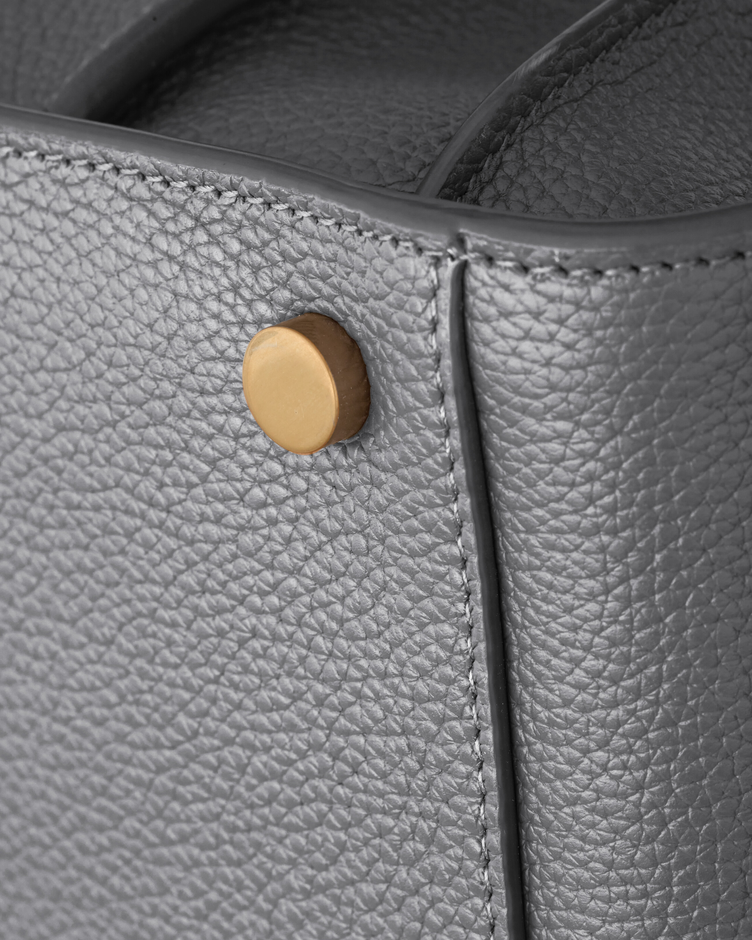 SAC DE JOUR MEDIUM IN SUPPLE GRAINED LEATHER