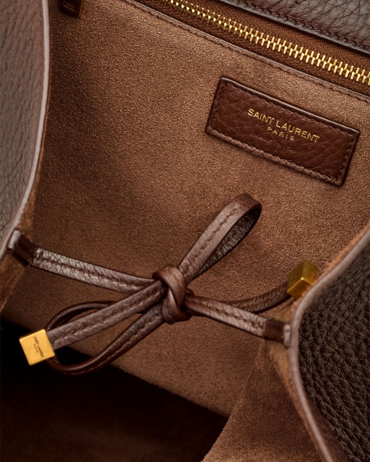 생로랑 그레인 가죽 소재 LE 5 À 7 BEA 숄더백 763435AADUU2837