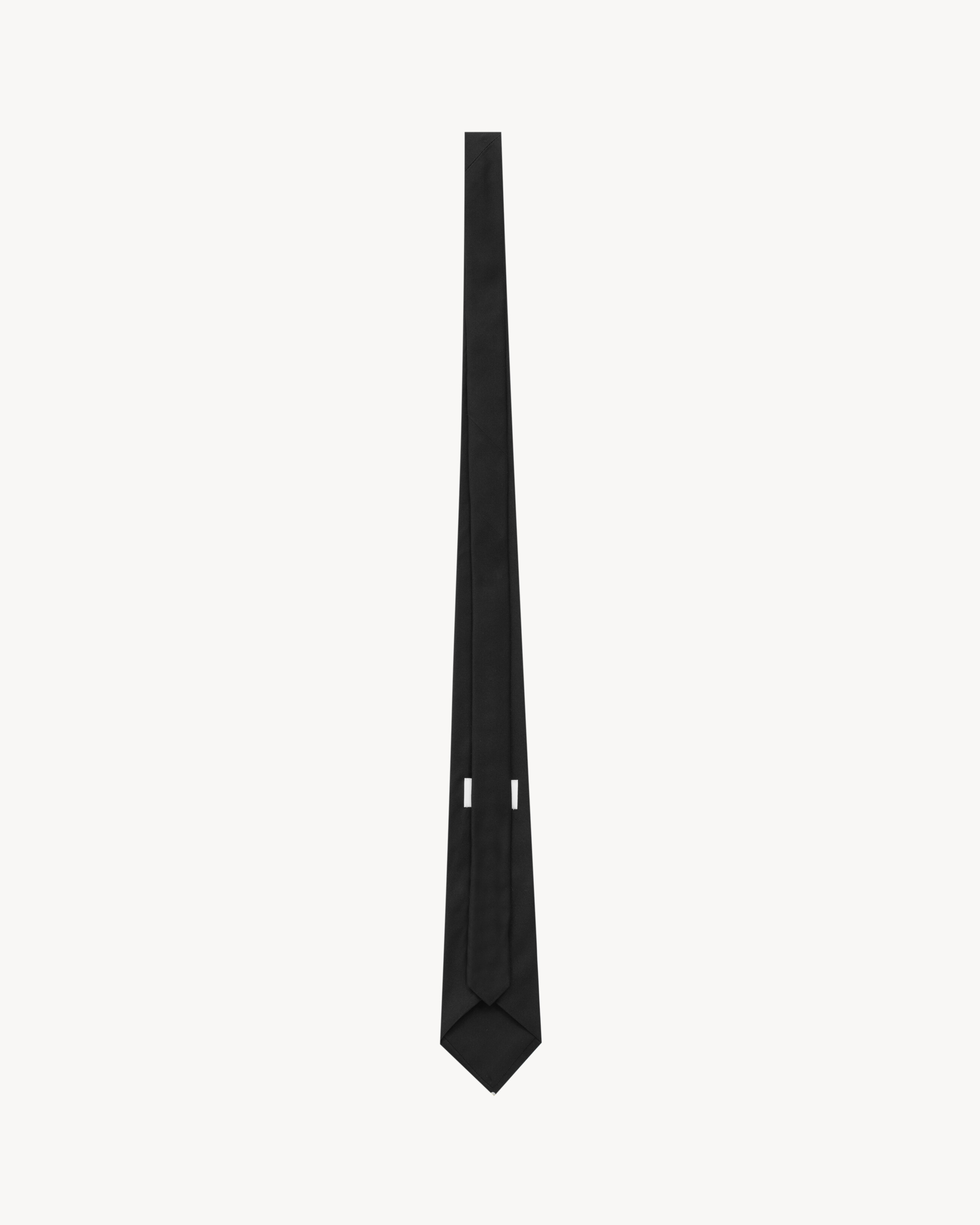 wide tapered tie in silk satin