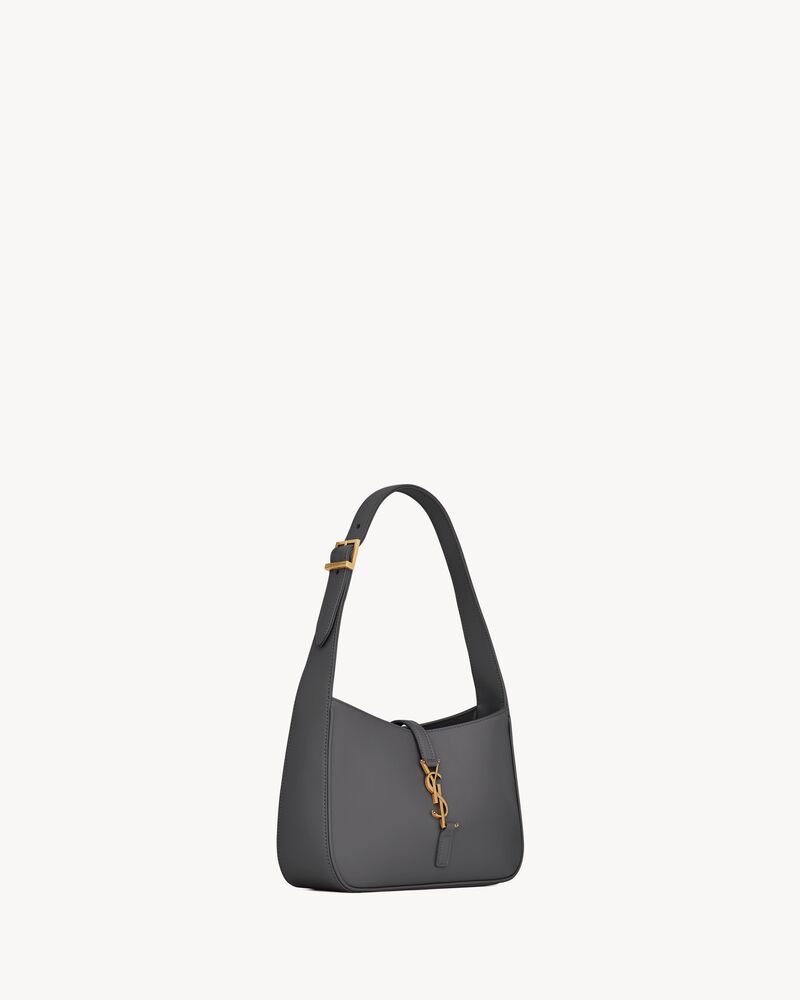 LE 5 À 7 in smooth leather