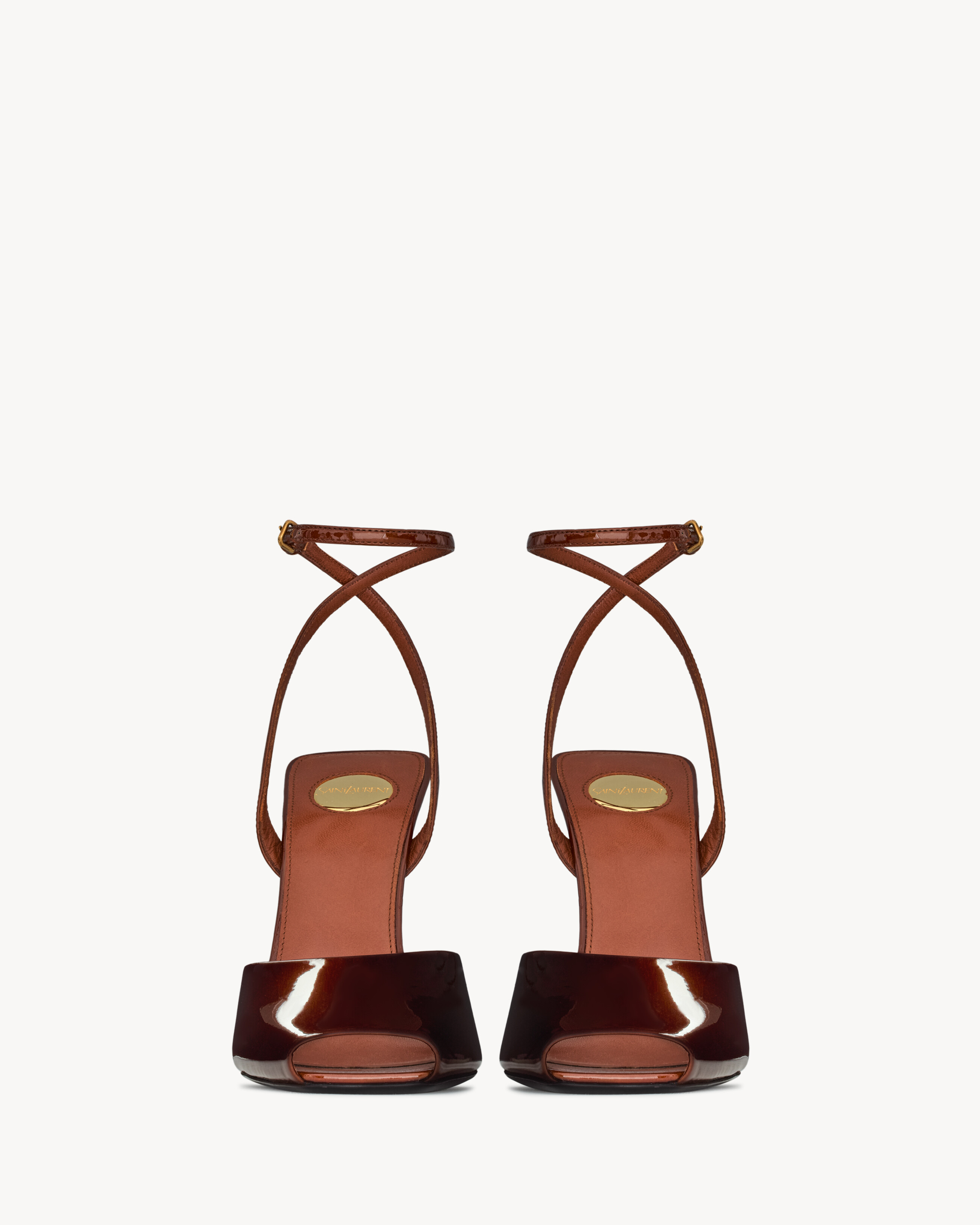 LA SCANDALE Sandalen mit Keilabsätzen aus Lackleder