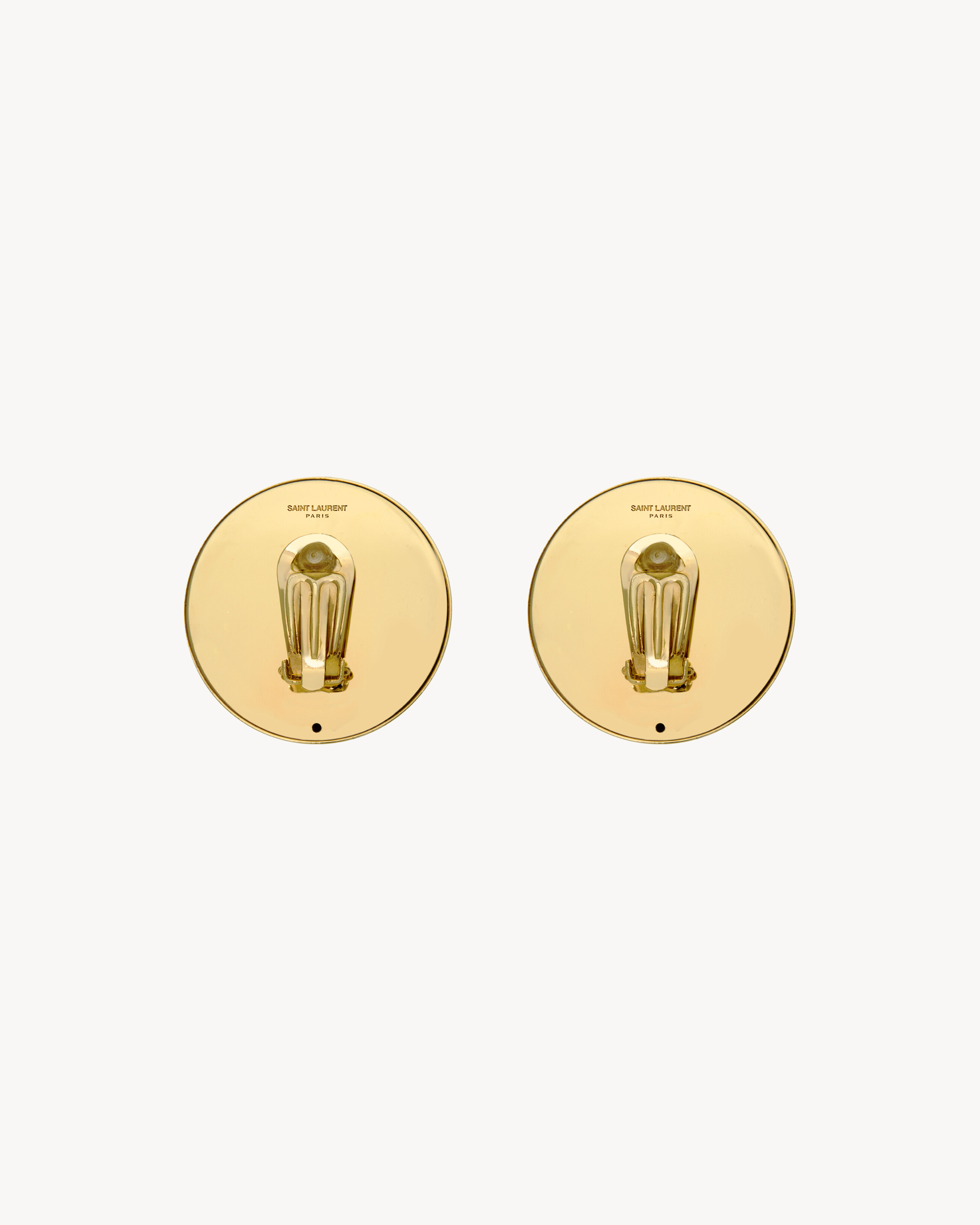 Pendientes abovedados de metal