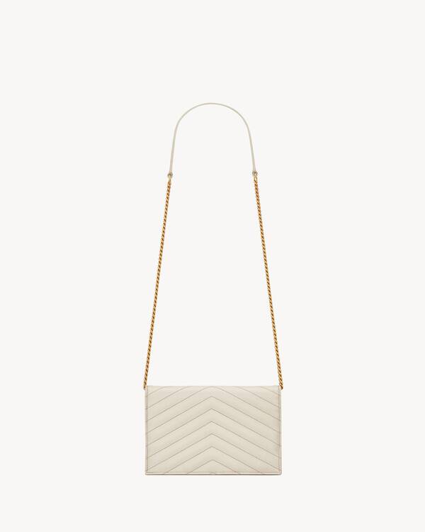 CASSANDRE ENVELOPE CHAIN WALLET IN GRAIN DE POUDRE LEATHER | Saint