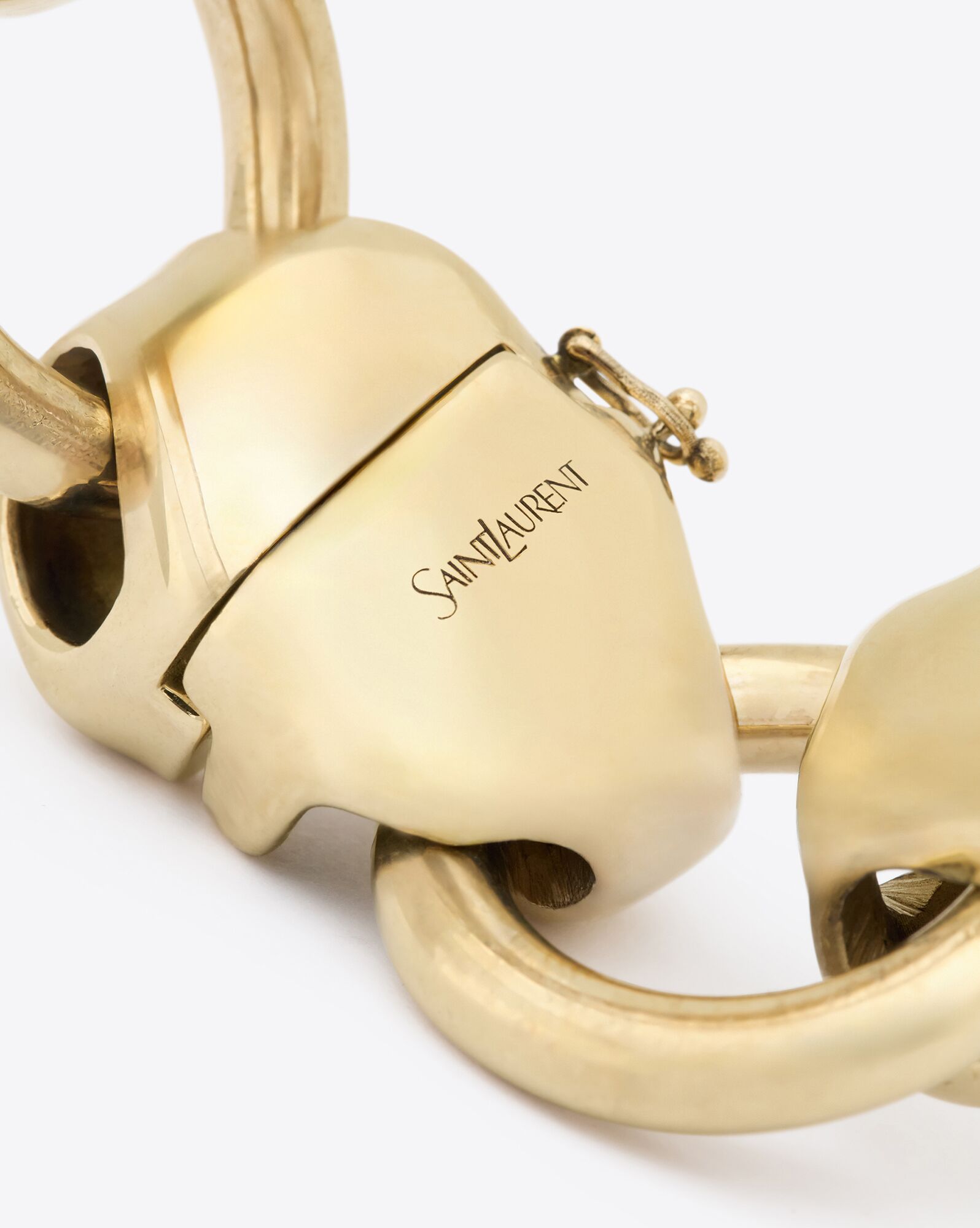 shell chain bracelet in metal