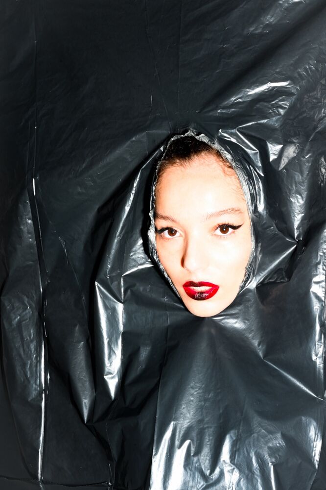 SL Editions > Fanzine > Lucie Cherqui > Slider > Visual 14